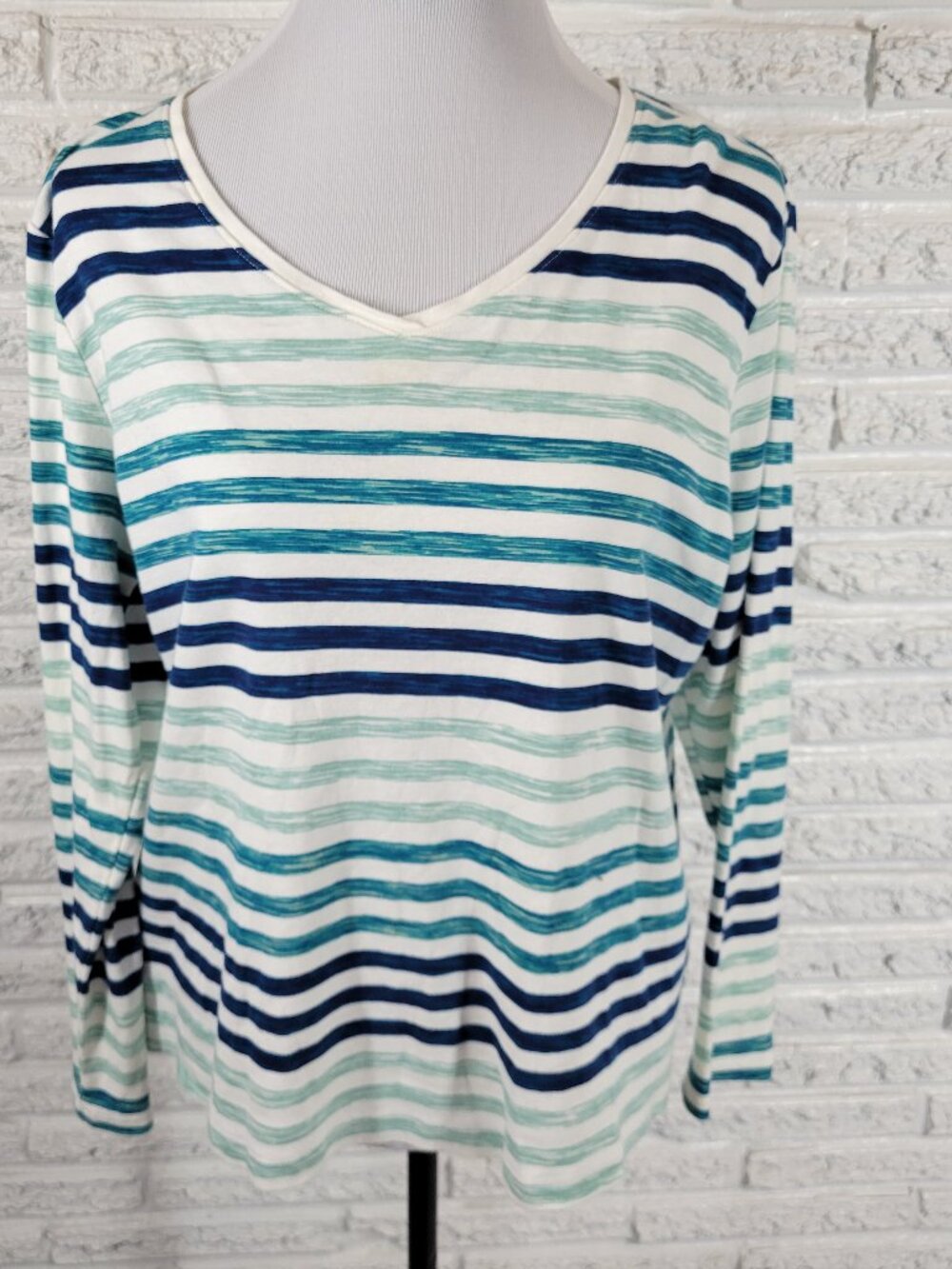 Croft & Barrow Striped Watercolor Tee XL Blue Green Cotton V-Neck STR9E